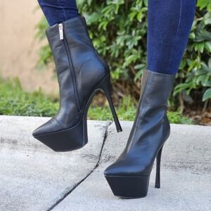 Elegant Women’s Black Pointy Toe Platform Boots & Side Zip Closure